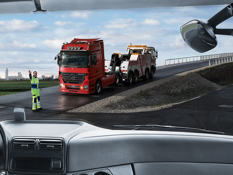 Retten und Bergen | Mercedes-Benz Lkw