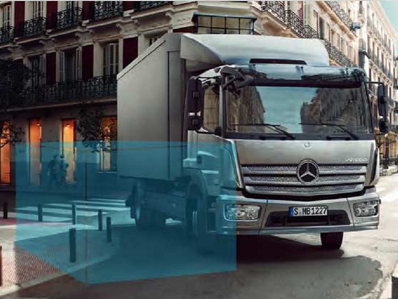 Mercedes-Benz LKW Original-Zubehör Abbiege-Assistenzsystem